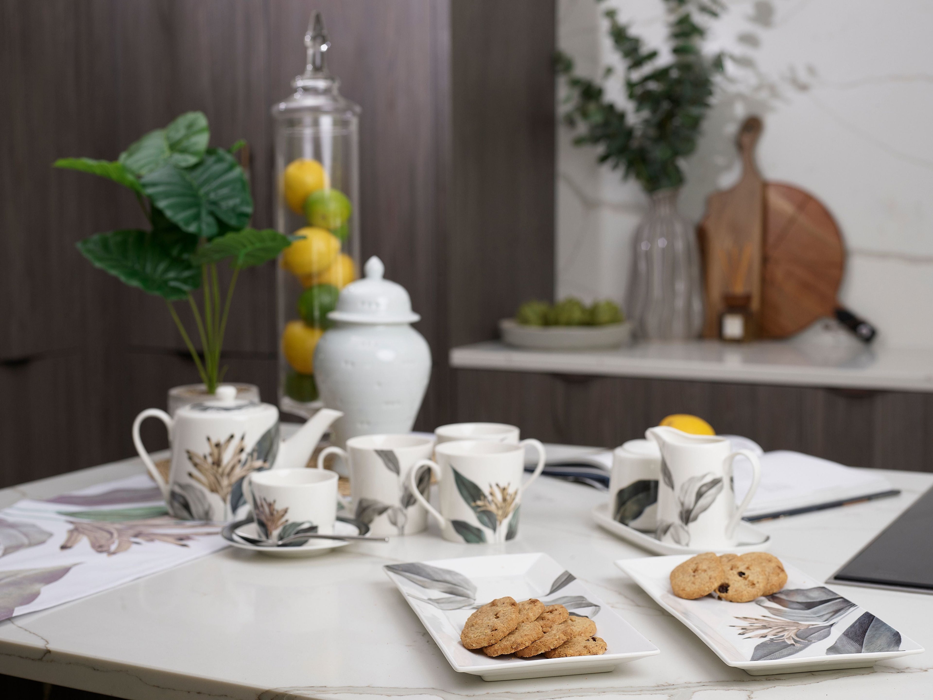 Birds of Paradise Set of 2 Platters