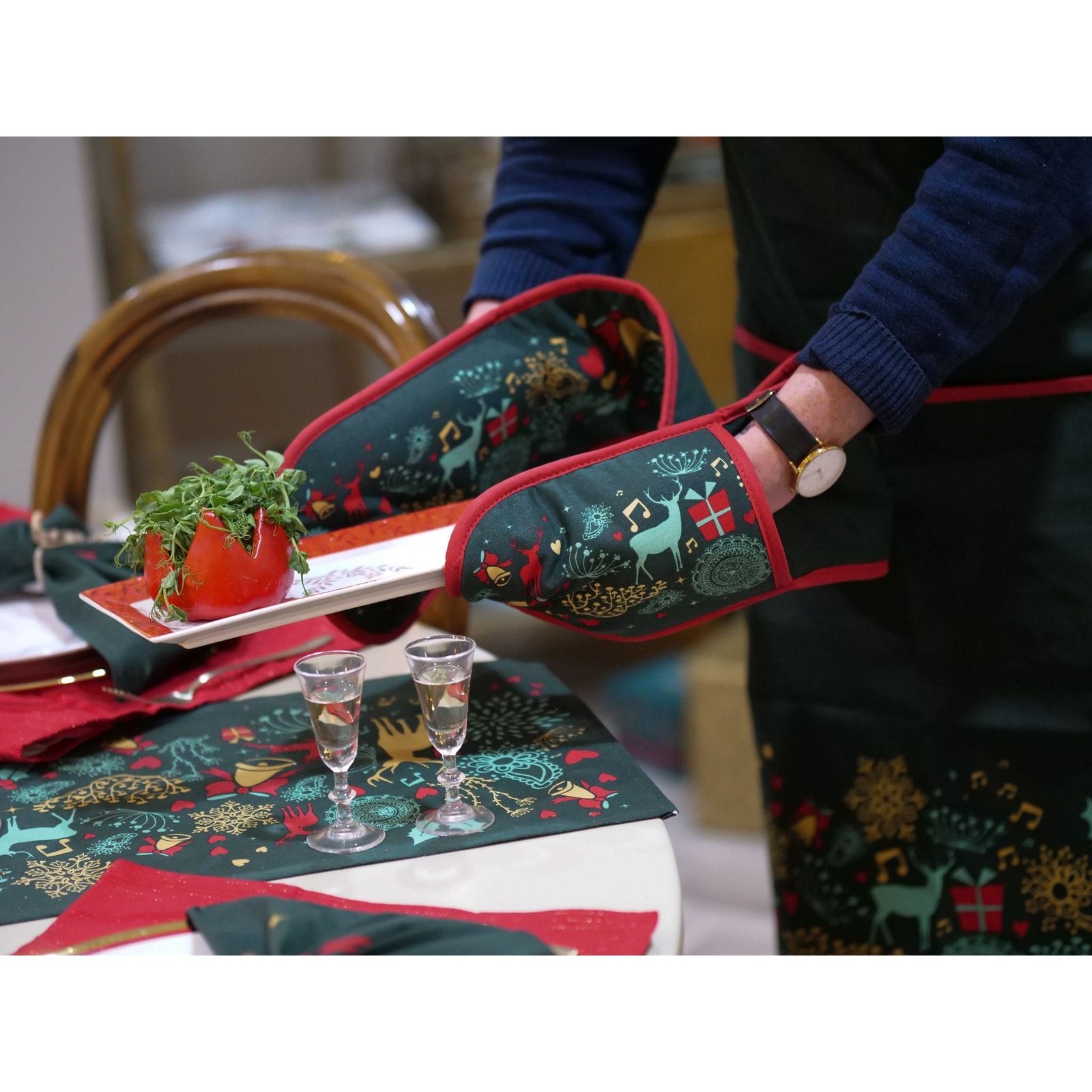 A Christmas Wish Platters